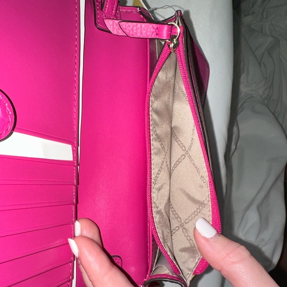 Michael Kors Leather Phone CrossBody - Picture 6 of 13